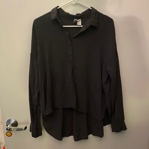 Divided H&M dark purple gray hi low button down